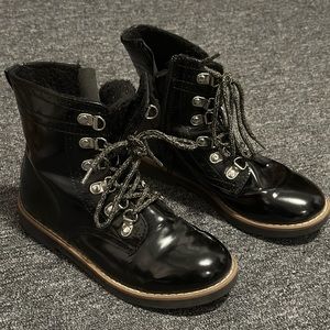Cute lace boots for girls